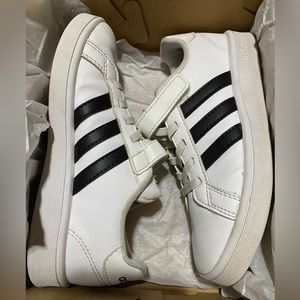 Adidas Grand Court Sneakers